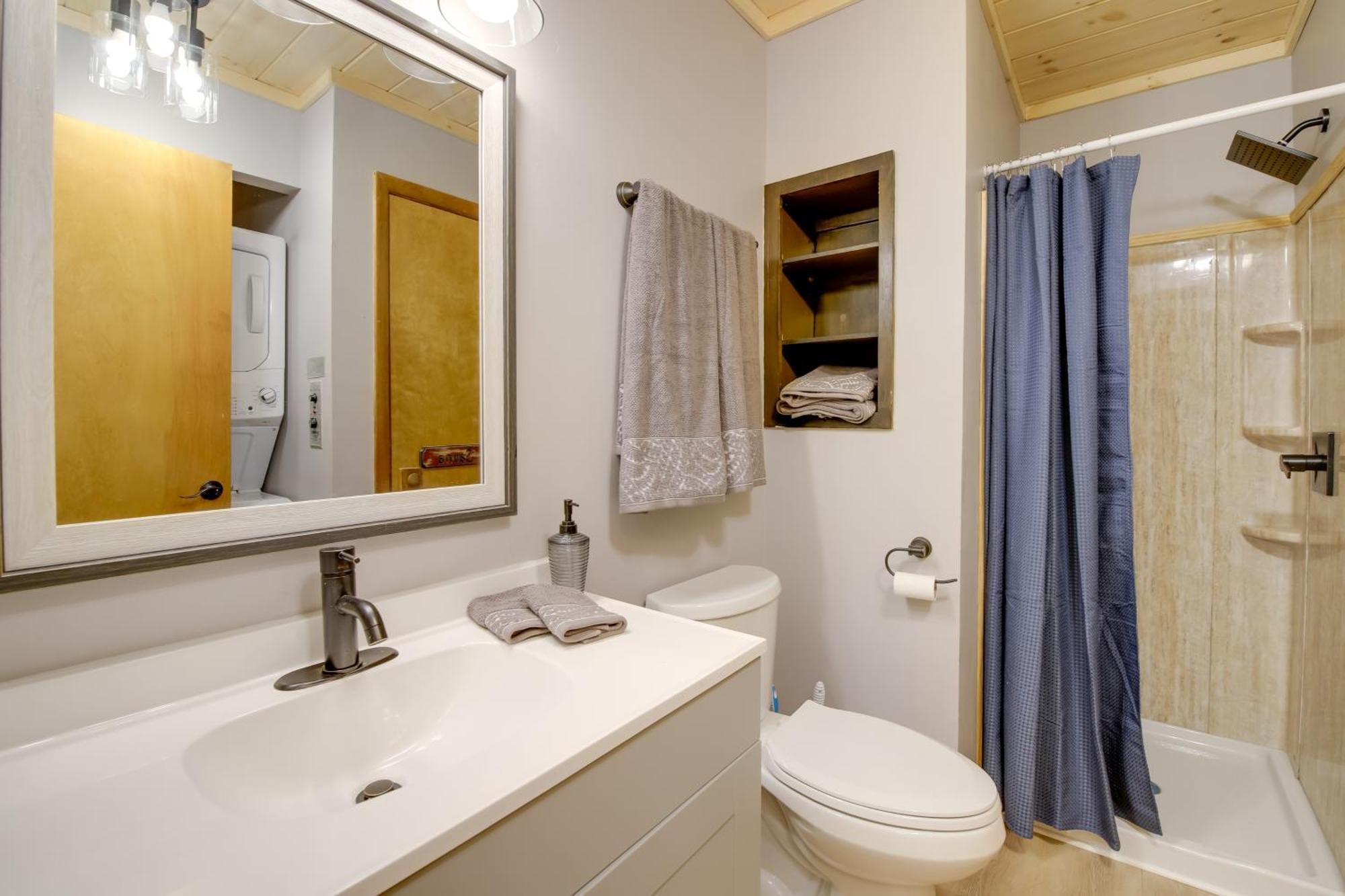 Gatlinburg Mountain Cabin With Hot Tub, Deck And Games Buitenkant foto