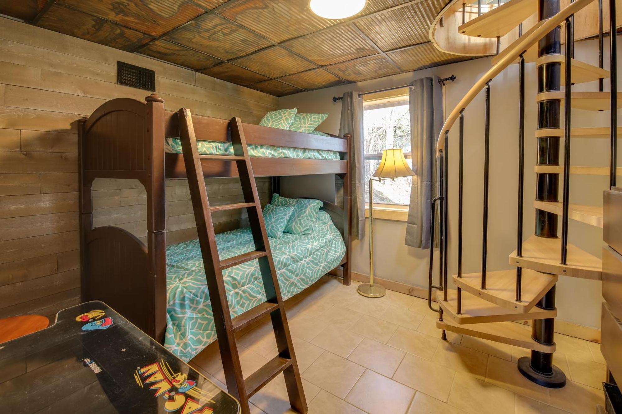 Gatlinburg Mountain Cabin With Hot Tub, Deck And Games Buitenkant foto