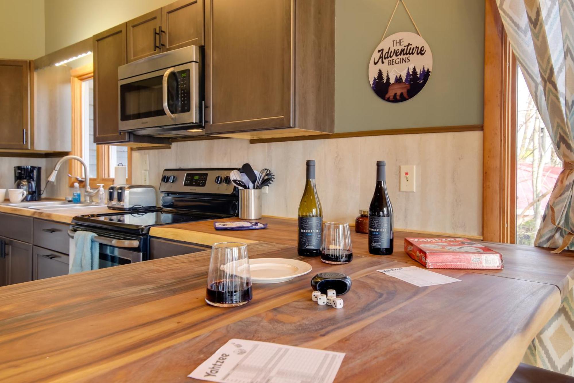 Gatlinburg Mountain Cabin With Hot Tub, Deck And Games Buitenkant foto