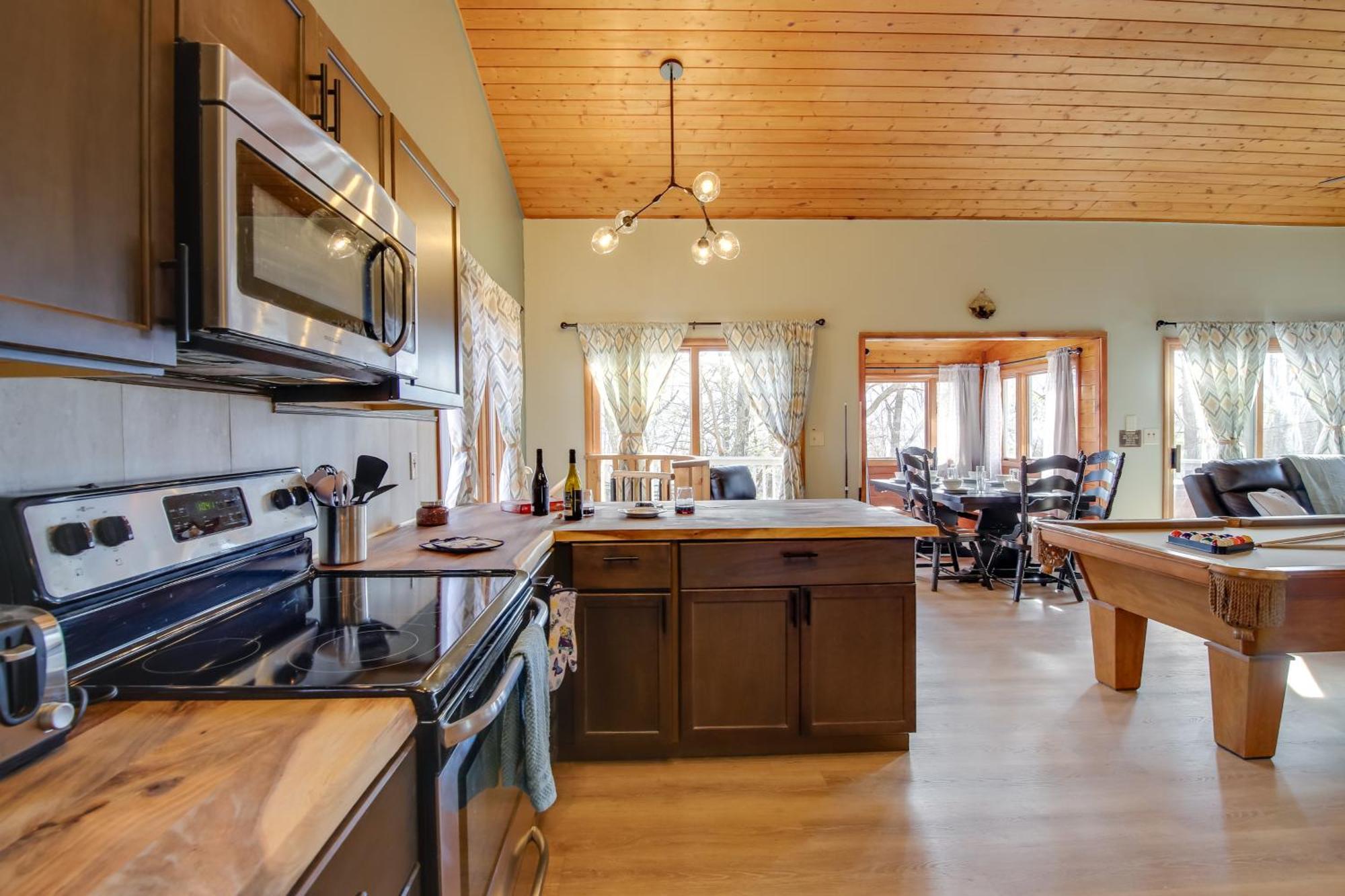 Gatlinburg Mountain Cabin With Hot Tub, Deck And Games Buitenkant foto